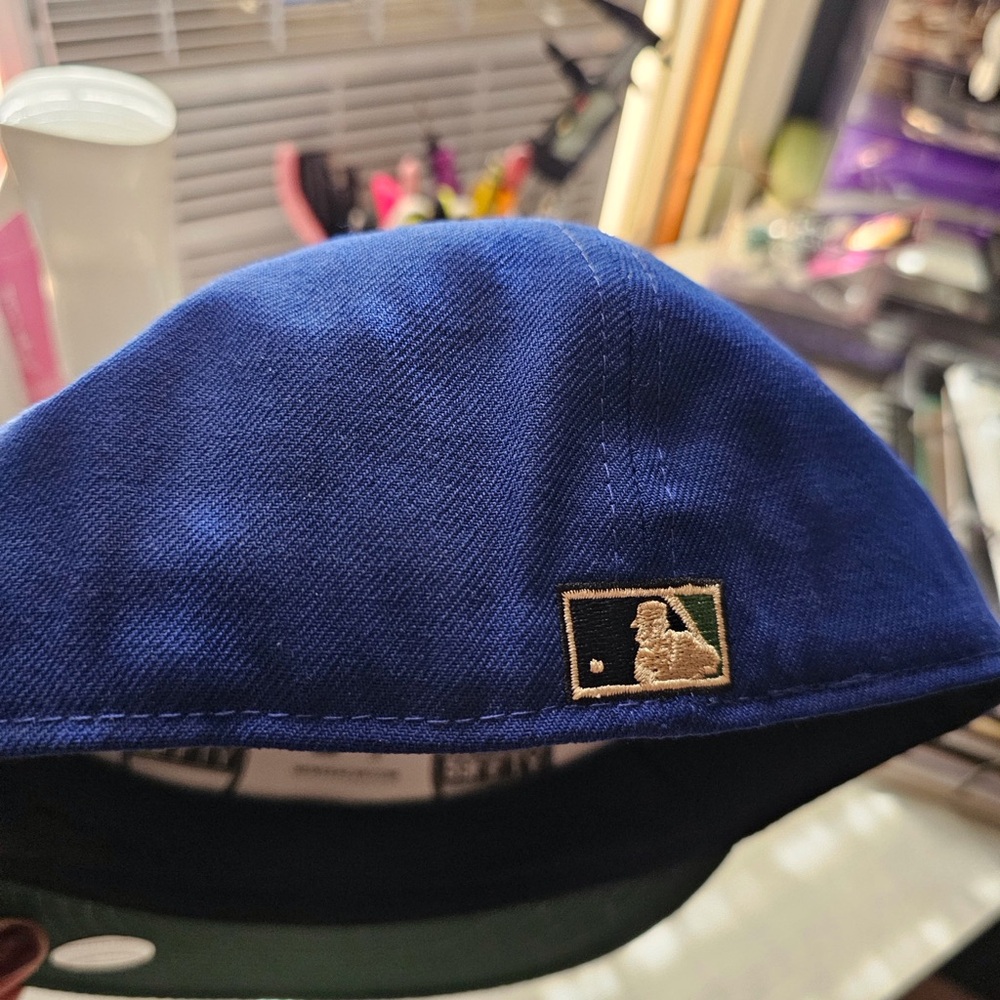 LA Dodgers Hat - Picture 3 of 7